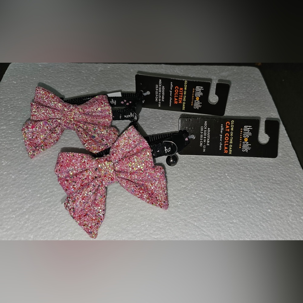 Thrills & Chills Cat/Kitten Glow In The Dark Howdy w/Bow Collar